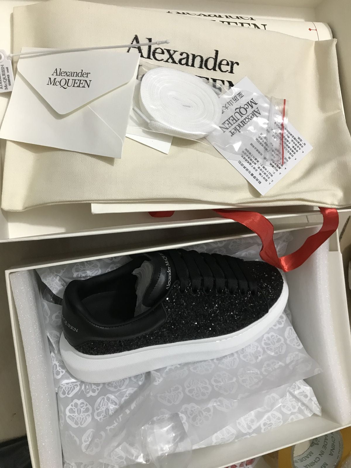 Alexender McQueen black/white 🖤🤍