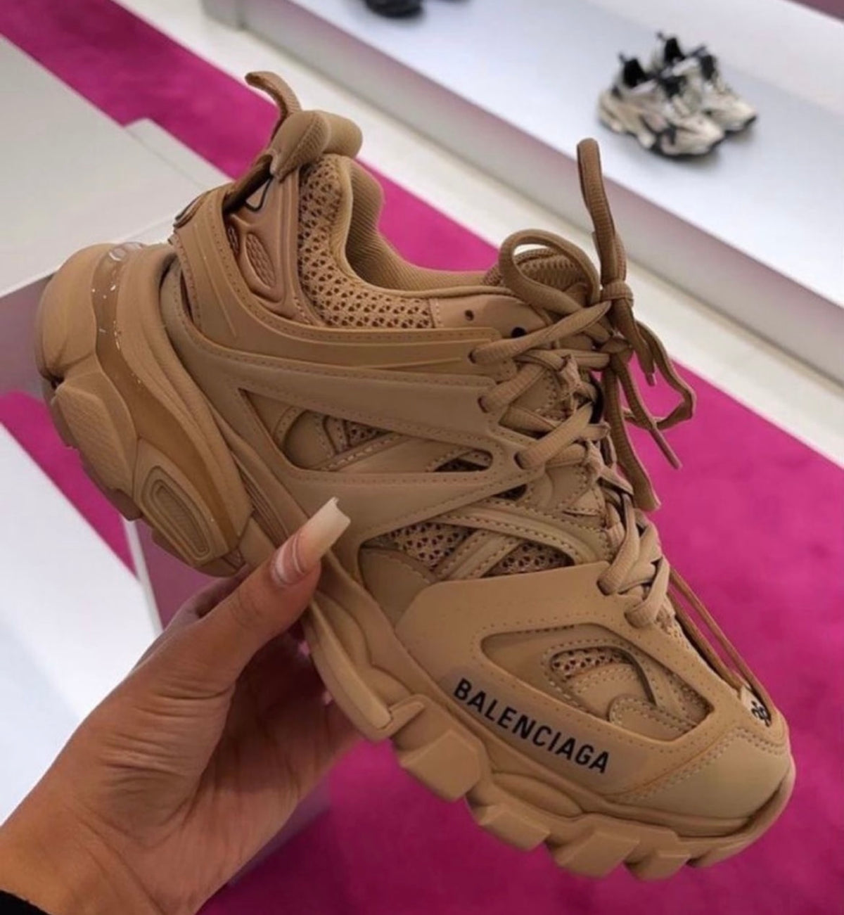 Balanciaga track beige